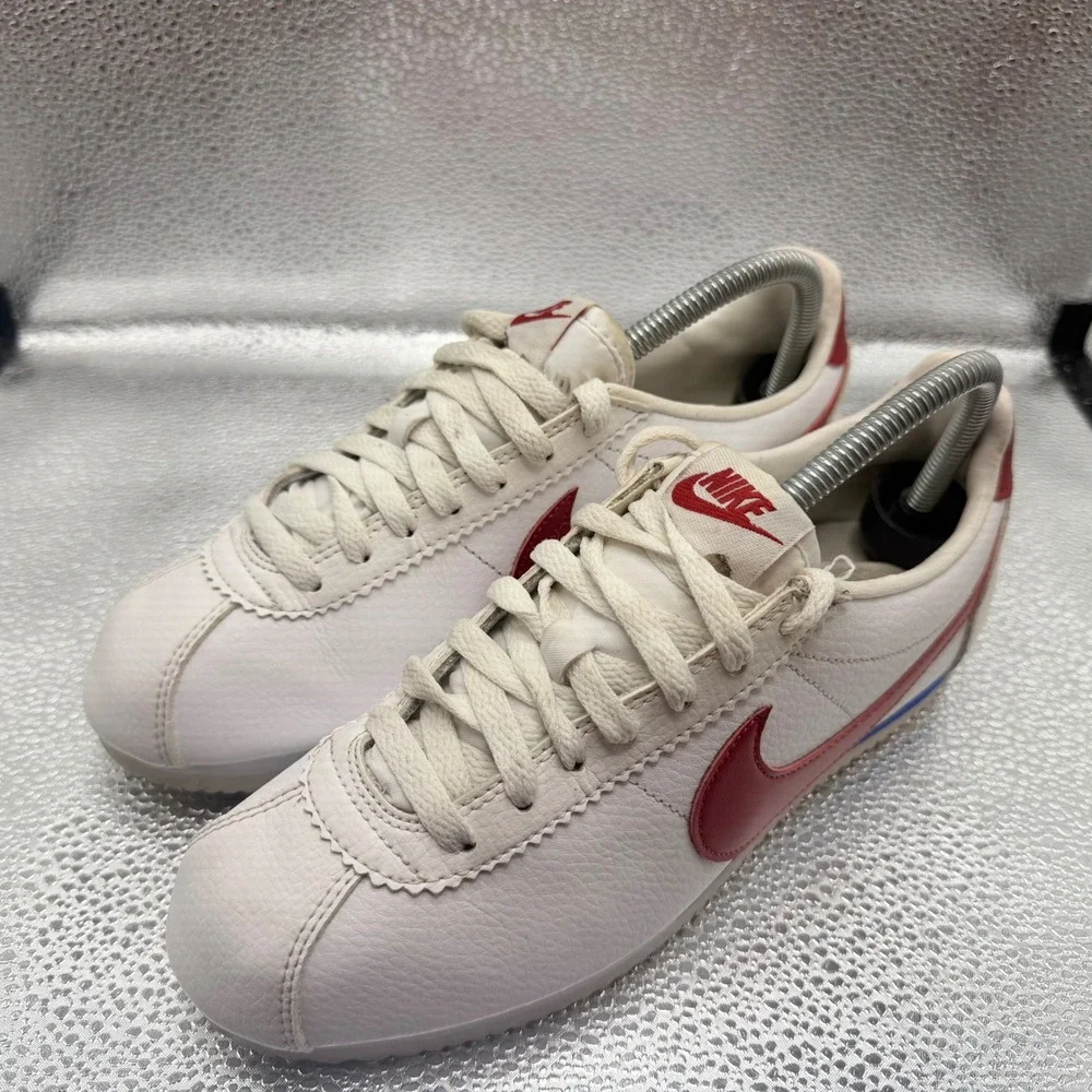 Size 6.5 Nike Cortez Basic Sneakers Womens White Excellent Classic Leather Retro